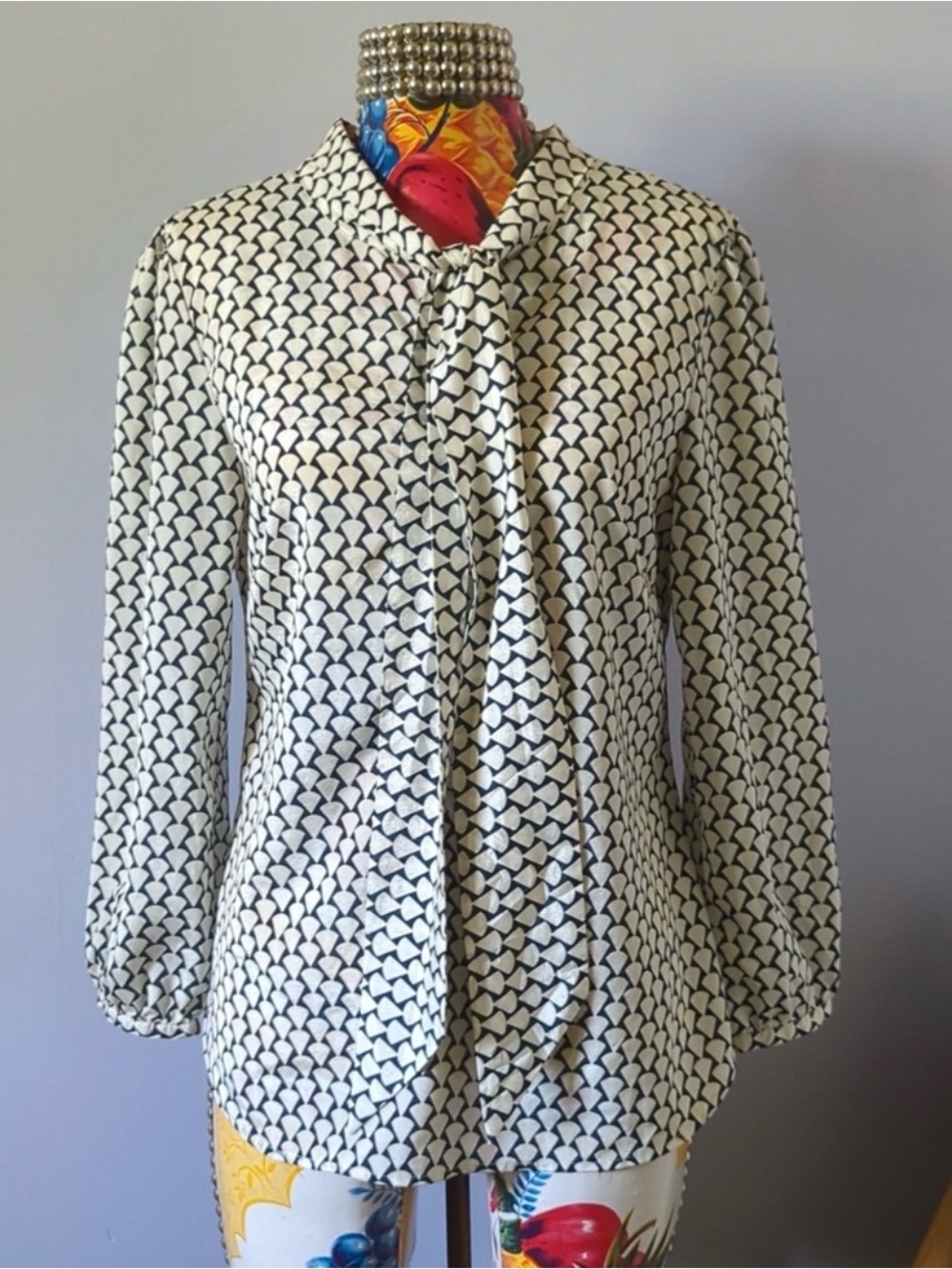 Dear Creatures Tie Neck Top- SZ L.